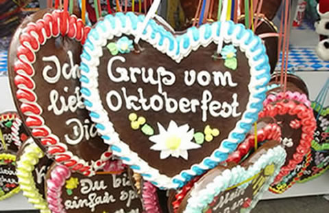 Krüge, Souvenirs, Andenken und Geschenke im Oktoberfest Shop